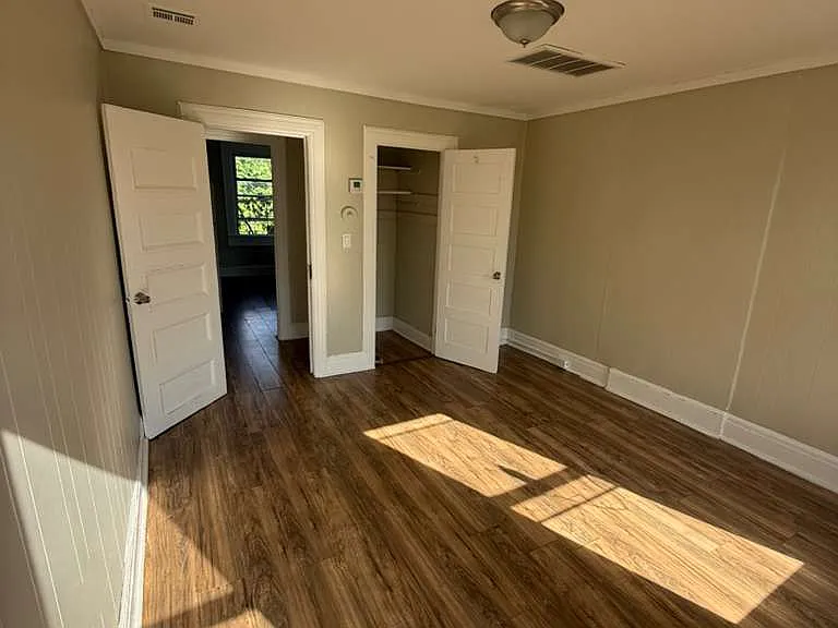 164 S 10th St #3 — Photo 3