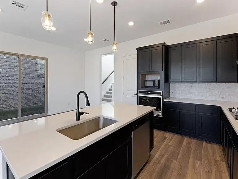 7517 Regal Ln — Photo 5