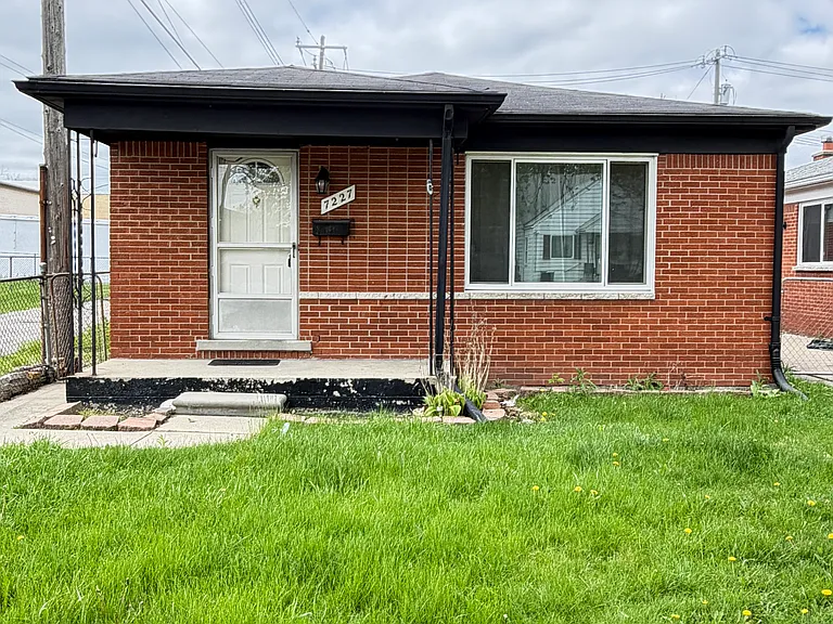 7227 Bramell — Photo 2