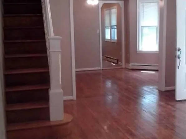 132 E Knight Ave, Collingswood, NJ 08108