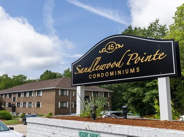 45 Macy St APT 207C, Amesbury, MA 01913