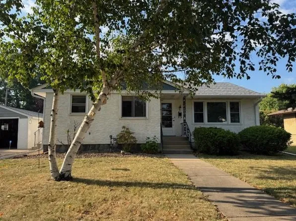 2654 2nd Ave E, North Saint Paul, MN 55109