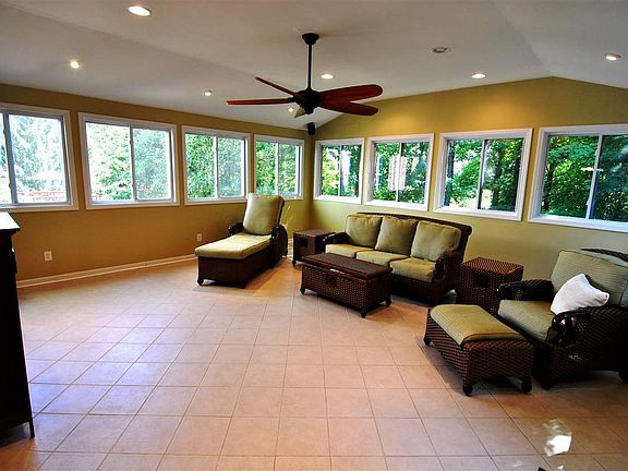 5th image of 524 Savannah Dr