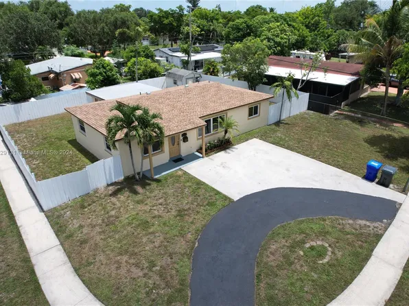 421 N 68th Way, Hollywood, FL 33024