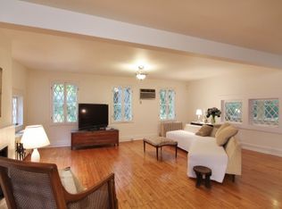 660 W Crescent Ave, Allendale, NJ 07401