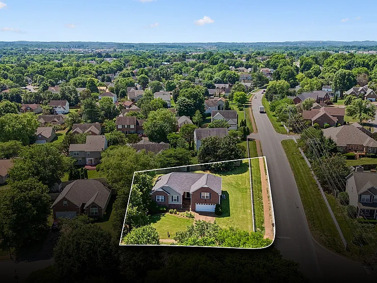 2601 Danbury Cir — Photo 42