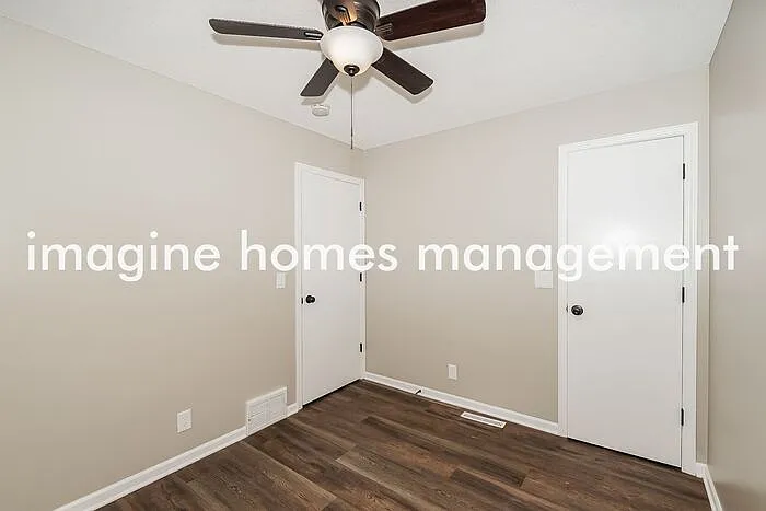 929 Oriole Dr — Photo 8