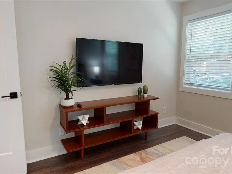 1909 Pegram St #1 — Photo 24