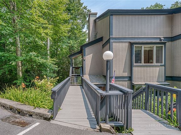 3rd image of 200 Glenwood Lane #J-36