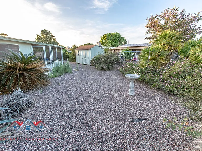 5706 E Des Moines St — Photo 33