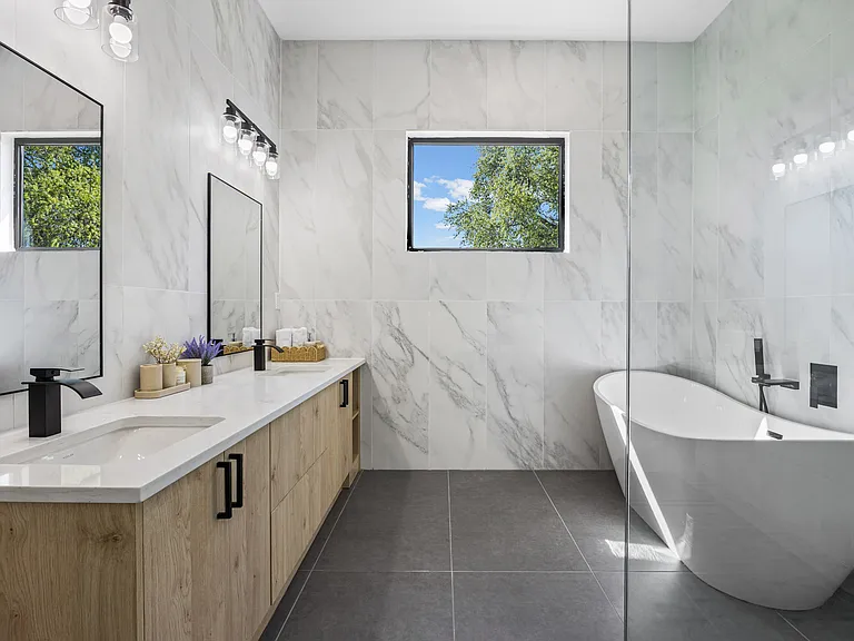 1020 Mountain Leather Dr — Photo 17