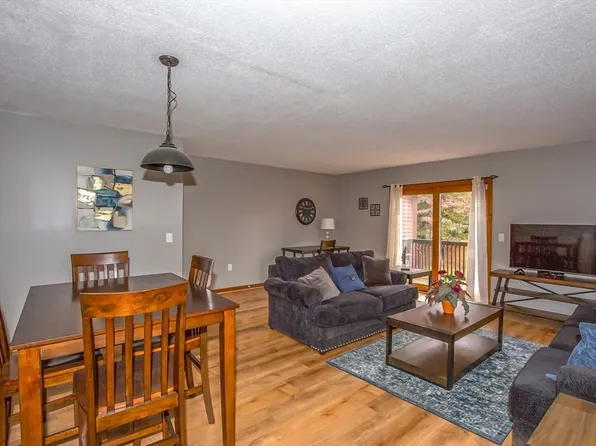 42 Candlewood Dr Unit 42, Enfield, CT 06082