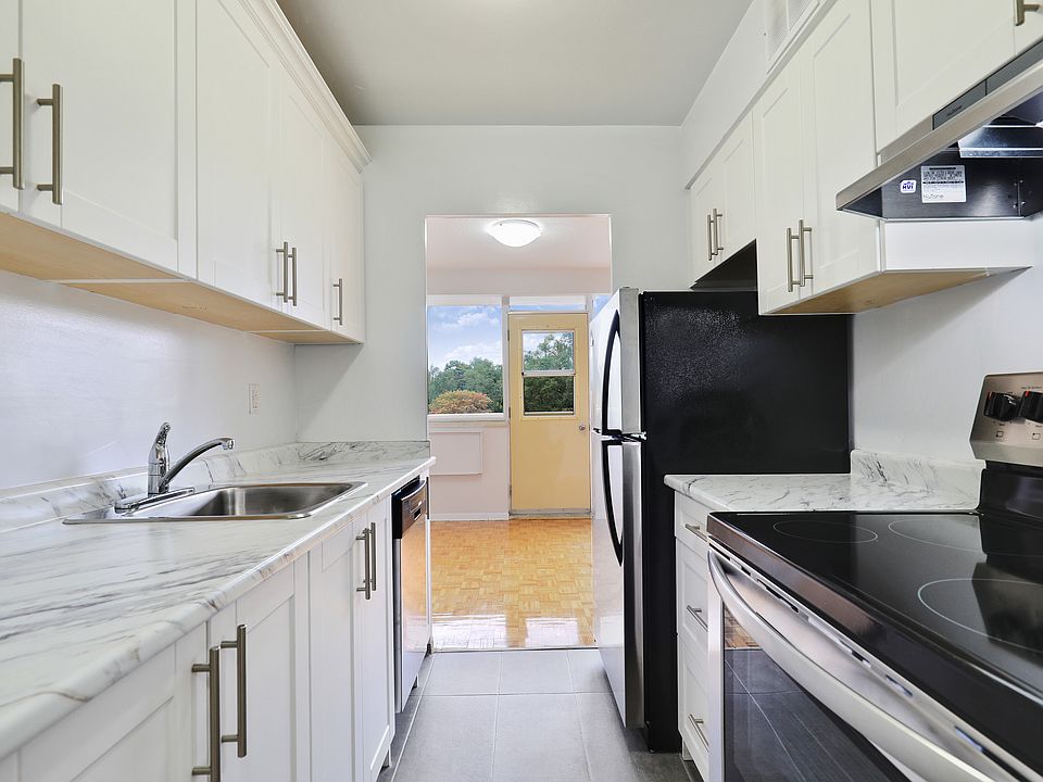1st image of 1294 Islington Ave #1519026