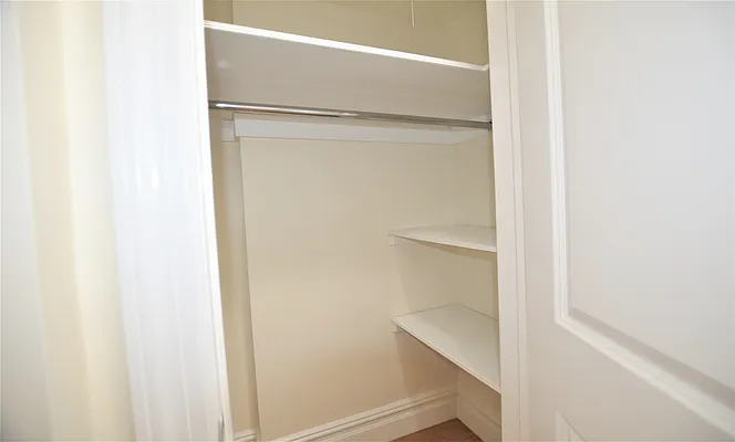 Rented by Manhattan Realty Group | media 18