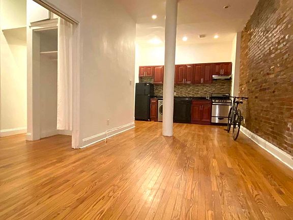 3rd image of 139 E 13th St APT 1B