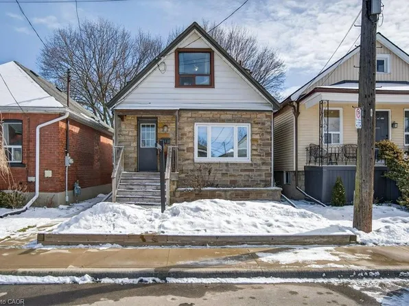 53 E 21st St, Hamilton, ON L8V 2T3