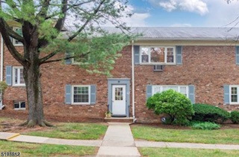 1st image of 42 Wedgewood Dr APT 120