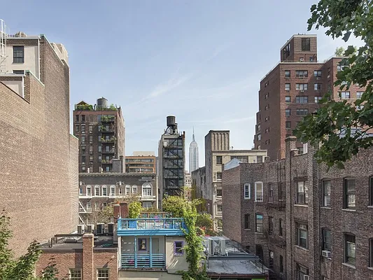 Sold by Sotheby's International Realty | media 1