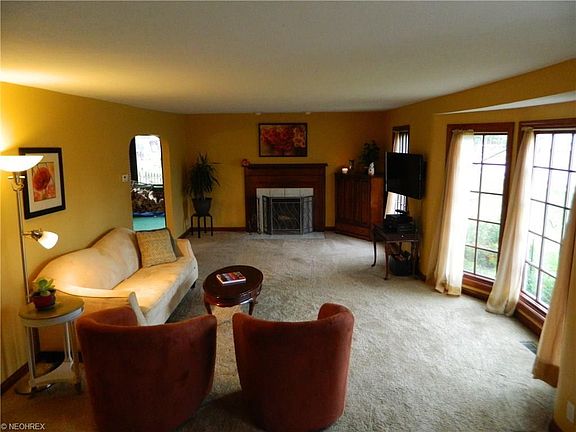 3rd image of 58 Dorland Ave