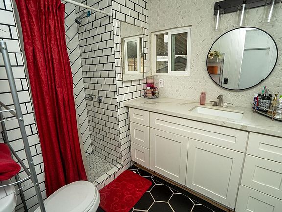 5th image of 2845 E Hatch Rd #53