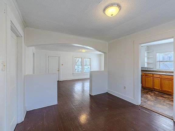 5th image of 313 Tennessee St