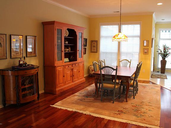 4th image of 39 Goldensprings Dr