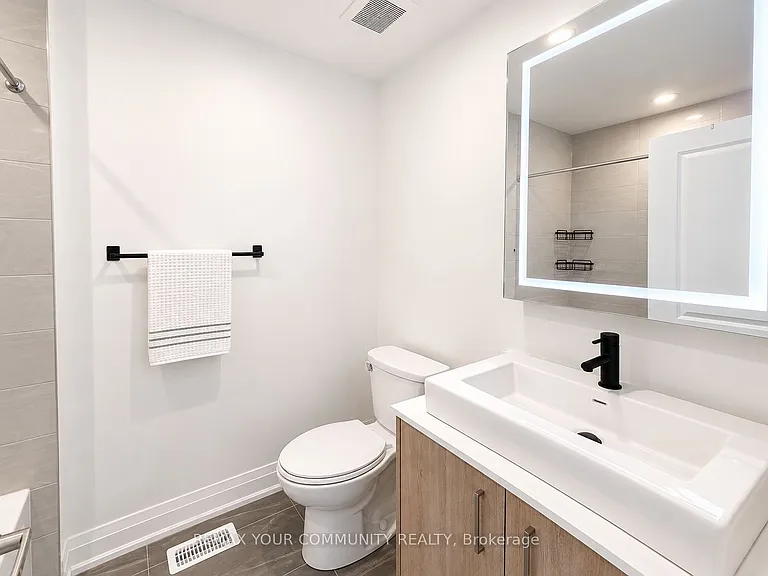 39 Persica St — Photo 17