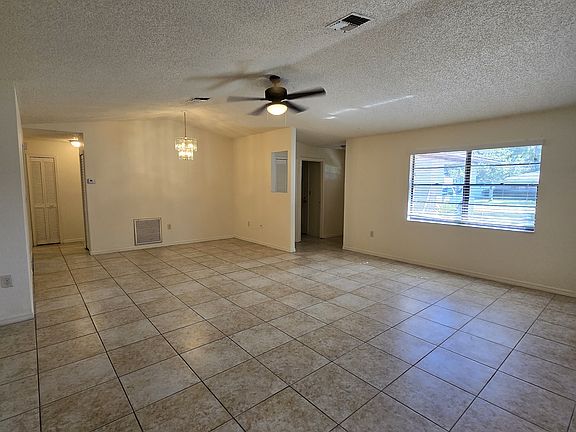 4th image of 1600 Summerdale Dr S