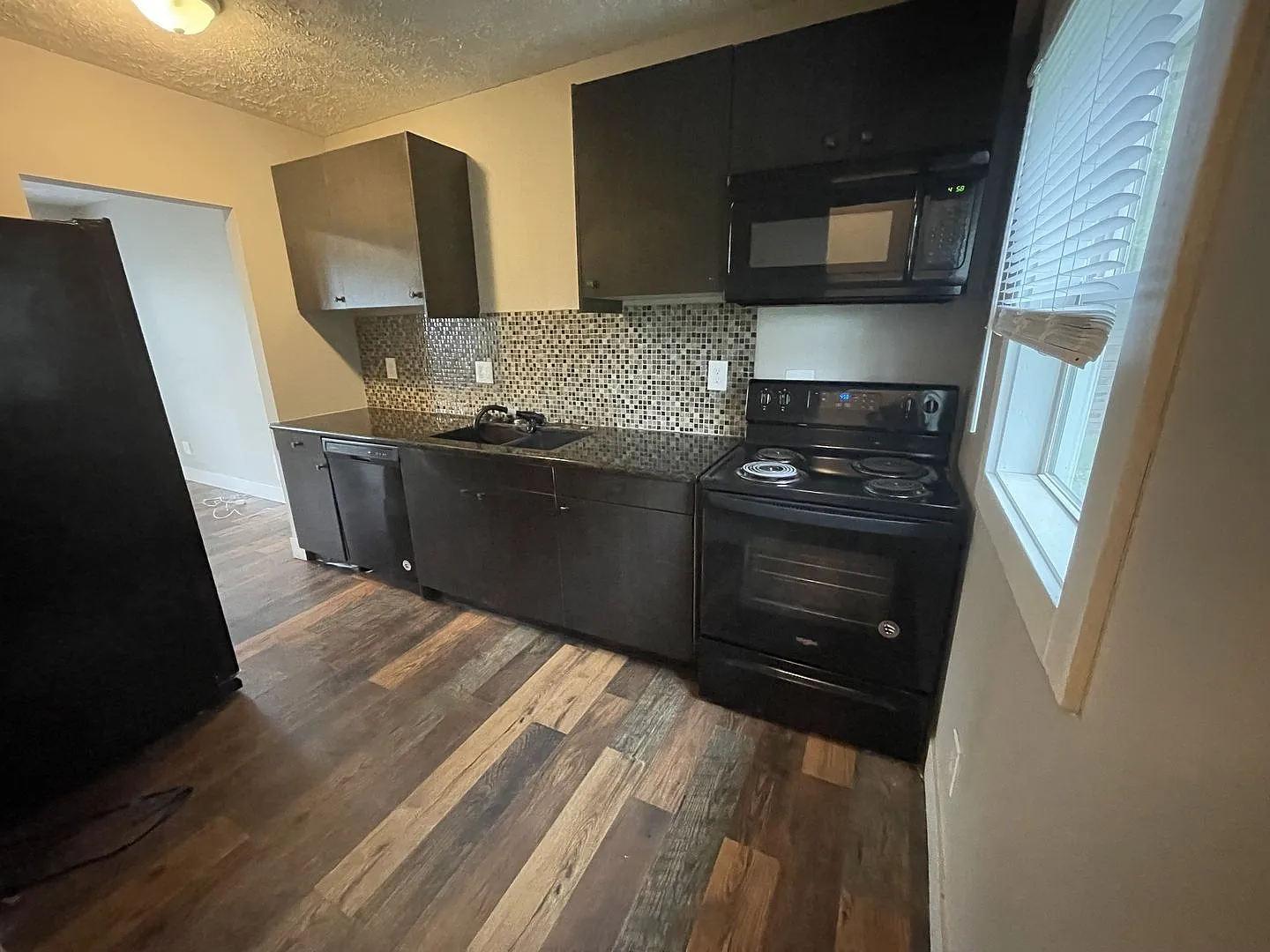 4026 Spring Cir 2 Bed/1 Bath in Buena Vista | Updated Kitchen, Full Appliance Package, Single-Lev... — Photo 4