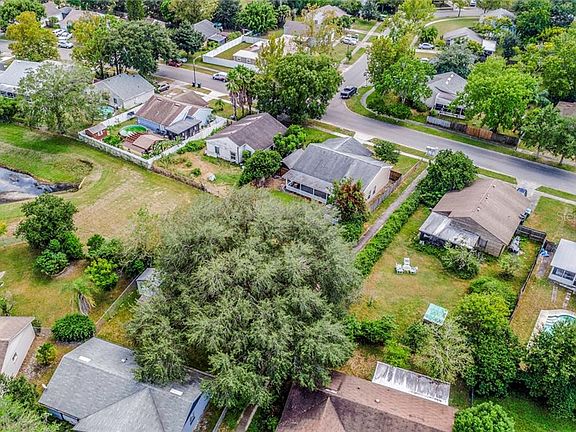 4th image of 13921 Countryplace Dr