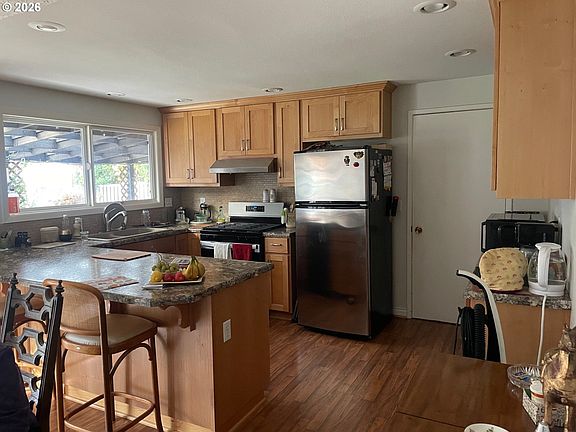 2nd image of 6454 SE Molt St