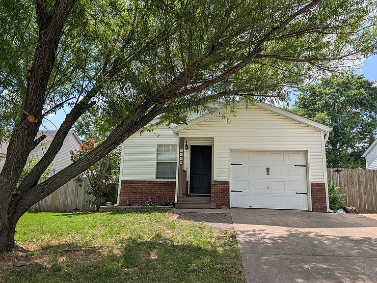 2600 Lost Springs St — Photo 35