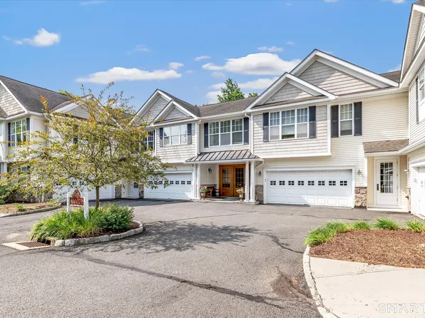 76 Suzie Drive #76, Newtown, CT 06470