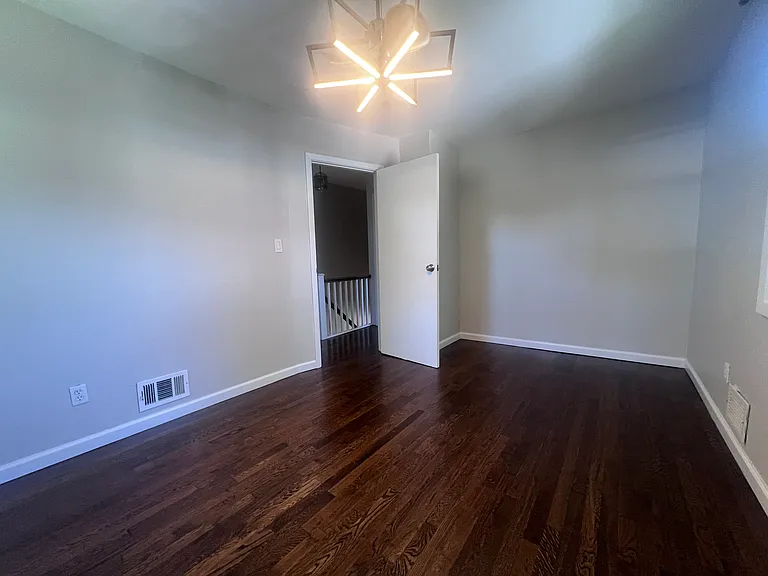 228 Windsor Ave — Photo 26