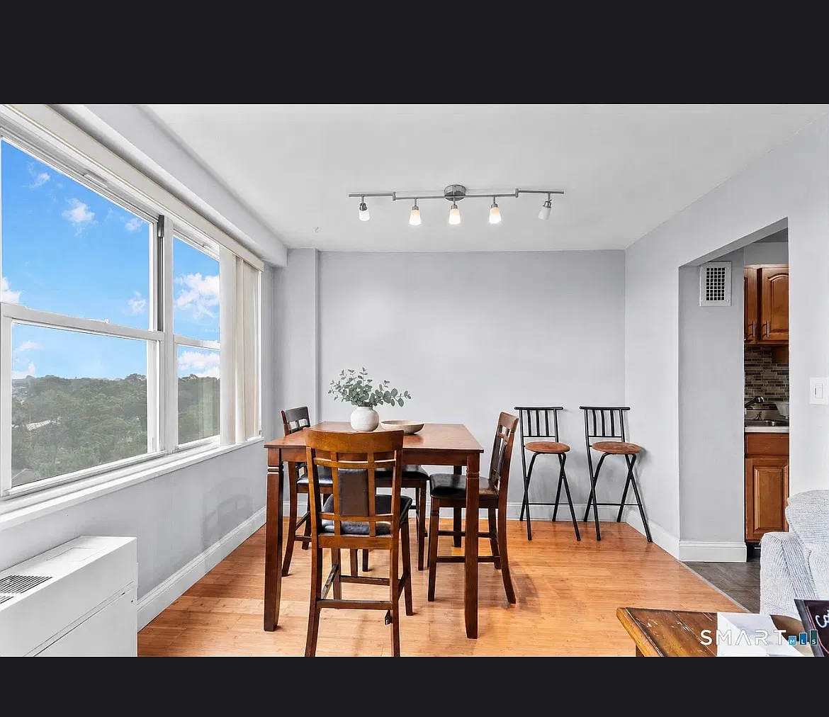 1 bed, 813 sqft, $2,100 — Photo 4