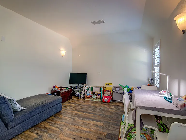 6815 Sawmill Rd — Photo 20