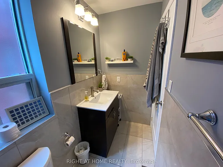 989 Dufferin St #MAIN FLOOR — Photo 10