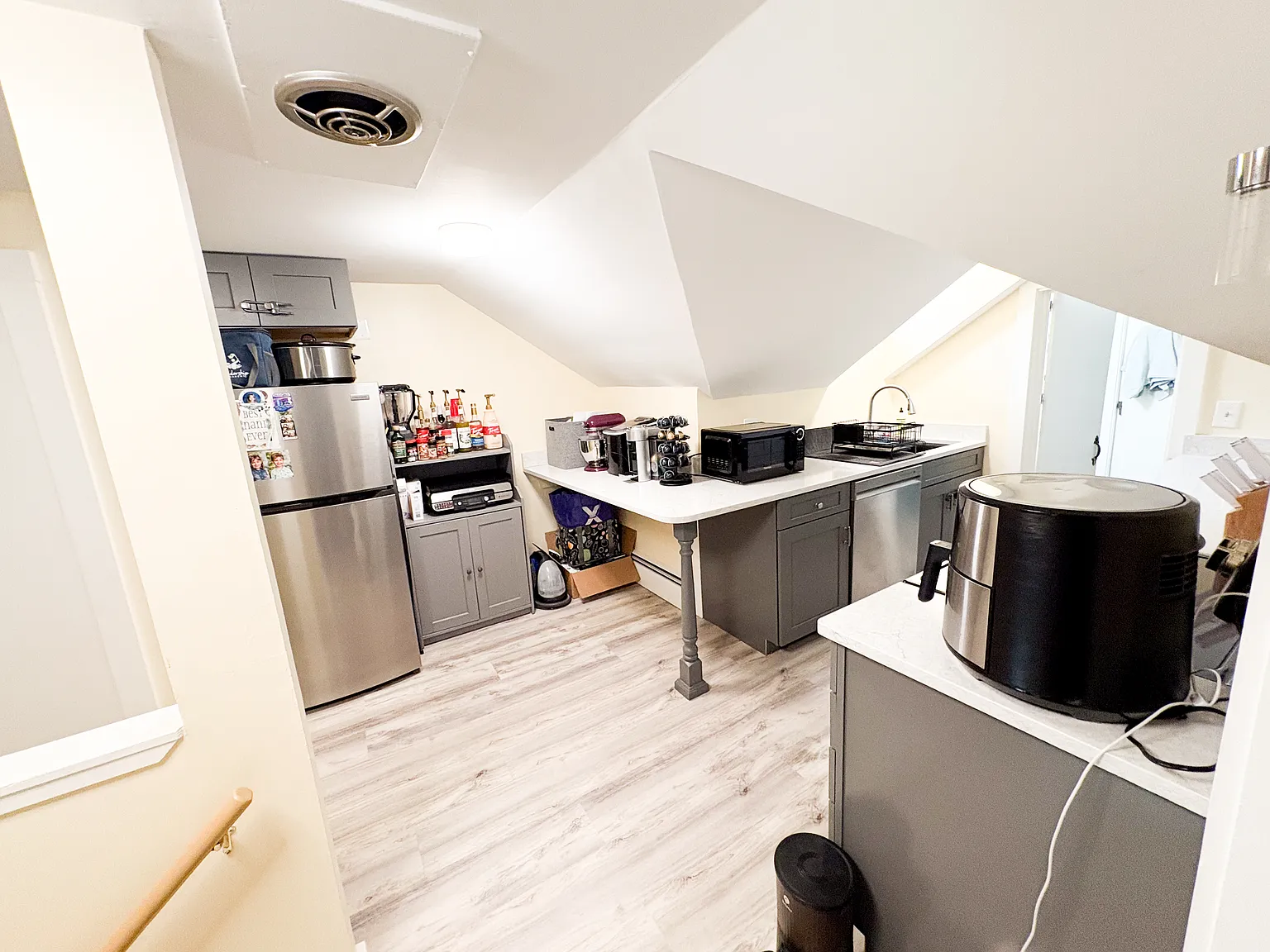 1 bed, 725 sqft, $1,895 — Photo 3