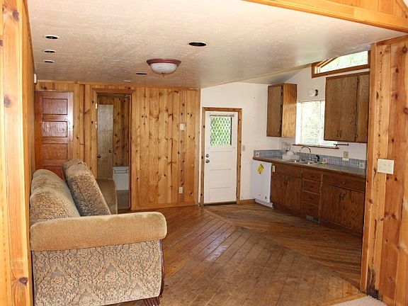 3rd image of 4012 Woodward Ln