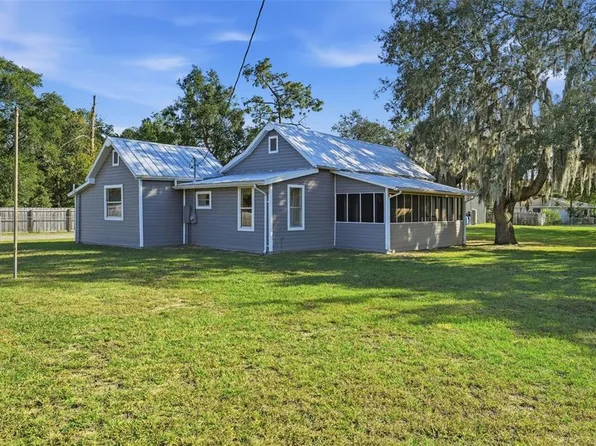 19402 E 5th St, Umatilla, FL 32784