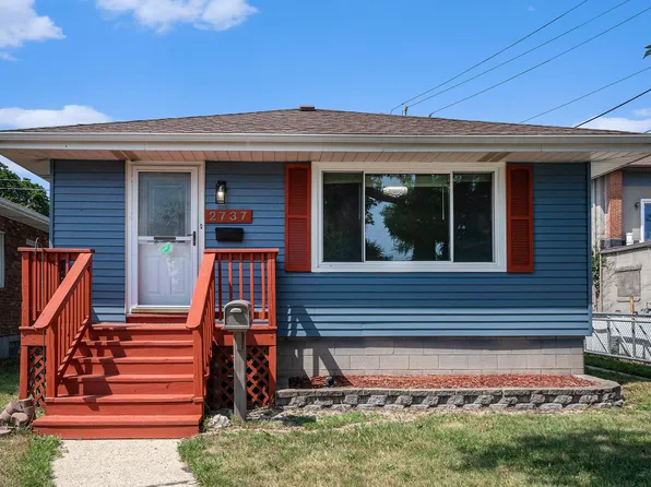 2737 173rd St, Hammond, IN 46323