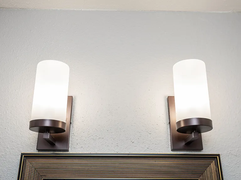Del Mar Apartments — Photo 10
