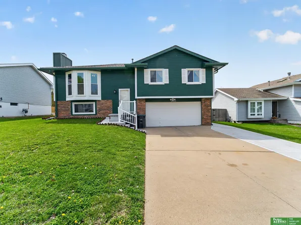 16607 Weir St, Omaha, NE 68135