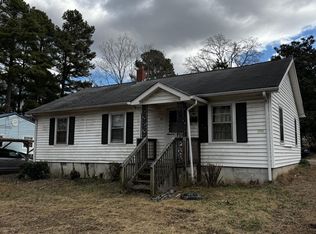 819 Arrow St, Henderson, NC 27536