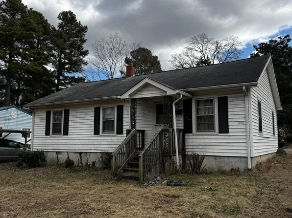 819 Arrow St, Henderson, NC 27536