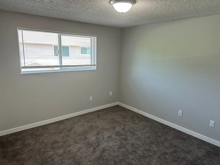 Meadow Creek Apartments — Photo 25