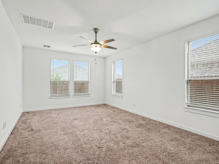 2653 Keokuk St — Photo 16