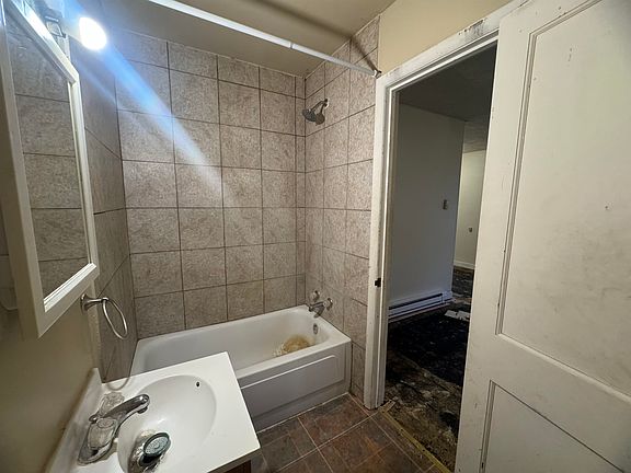 8th image of 602 Ripley St
