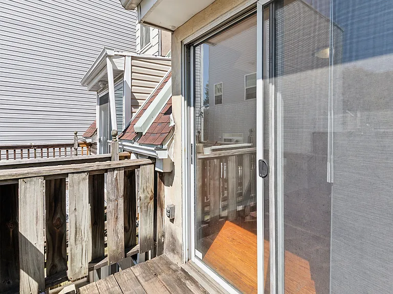 304 Sears St — Photo 24