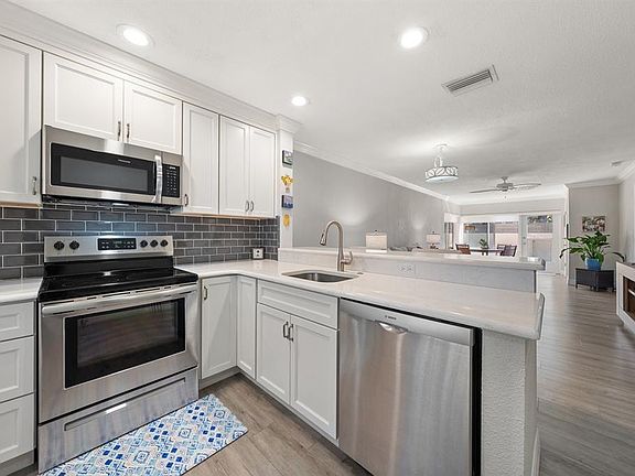 3rd image of 1701 Pinehurst Rd APT 17G